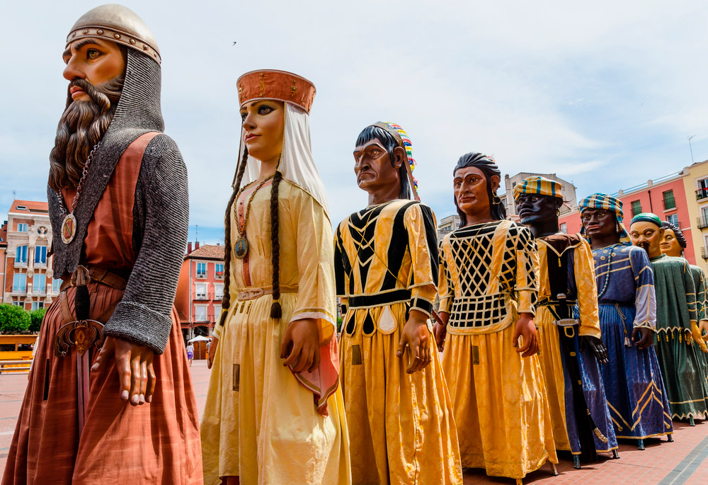 Gigantillos en las fiestas de Burgos, guía para disfrutar de los Sampedros