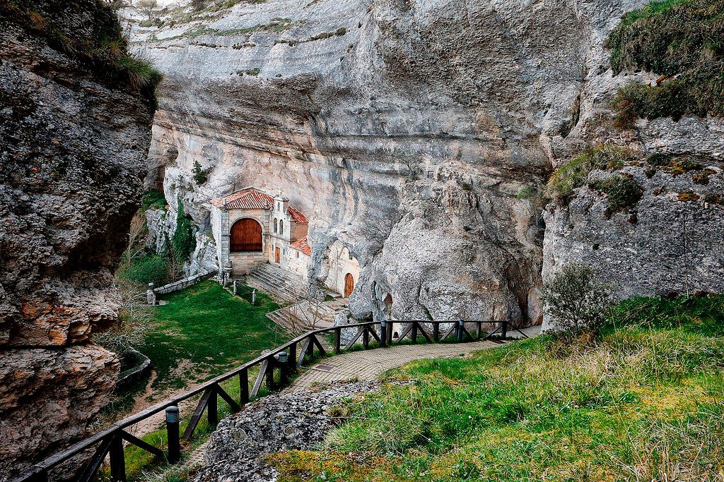 Cuevas de Ojo Guareña en la comarca de Las Merindades en Burgos